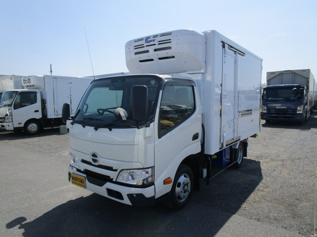日野 デュトロ 小型 冷蔵冷凍バン 2WG-XZU606N(111650) 1枚目