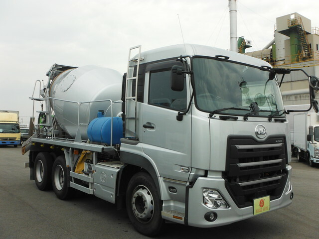 UDトラックス（日産） クオン 大型 ミキサー車 2PG-CW5AL(12567) 2枚目