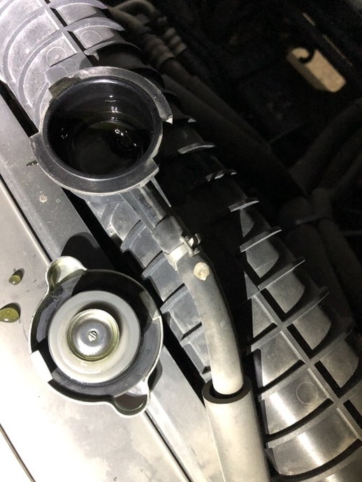 UDトラックス（日産） コンドル 中型 冷蔵冷凍バン TKG-MK38C(2553) 10枚目
