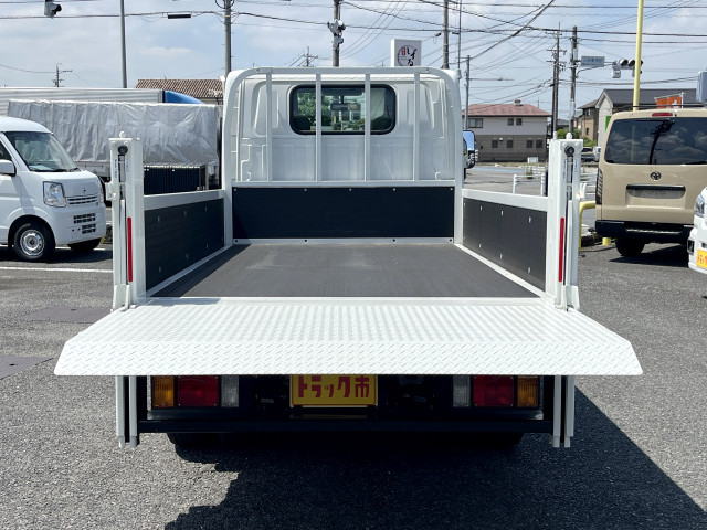 マツダ タイタン 小型 平ボディ 2RG-LKR88AF(105871) 6枚目