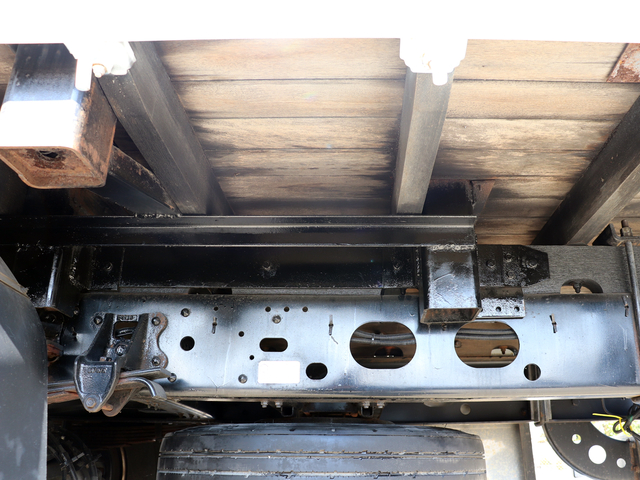 いすゞ フォワード 増トン 平ボディ（クレーン付） LPG-FTR90(83708) 26枚目