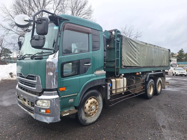 日産自動車 クオン 大型 土砂ダンプ QKG-CW5YL(106916) 1枚目