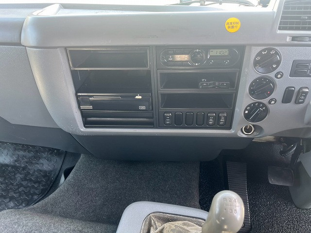 三菱ふそう ファイター 増トン 平ボディ（クレーン付） QKG-FK65FZ(113670) 29枚目