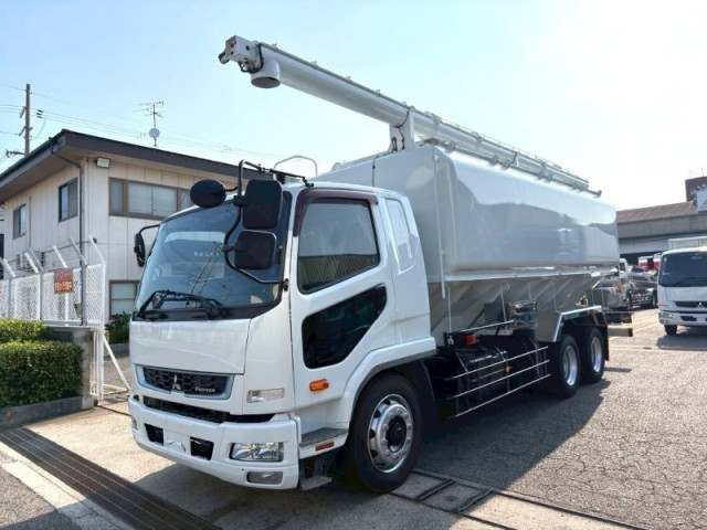 三菱ふそう ファイター 増トン 粉粒体運搬車 2DG-FQ62F(110391) 1枚目