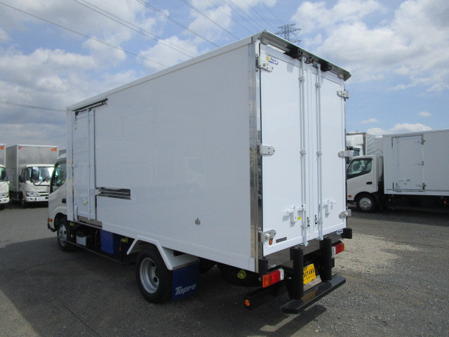 日野 デュトロ 小型 冷蔵冷凍バン 2WG-XZU656M(113591) 3枚目