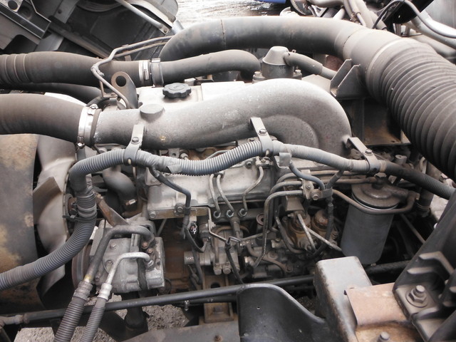 UDトラックス（日産） ビッグサム 大型 タンクローリー KL-CV27YNH(1081) 20枚目