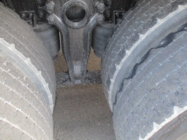 いすゞ ギガ 大型 平ボディ（クレーン付） PDG-CYY77V8(7752) 10枚目