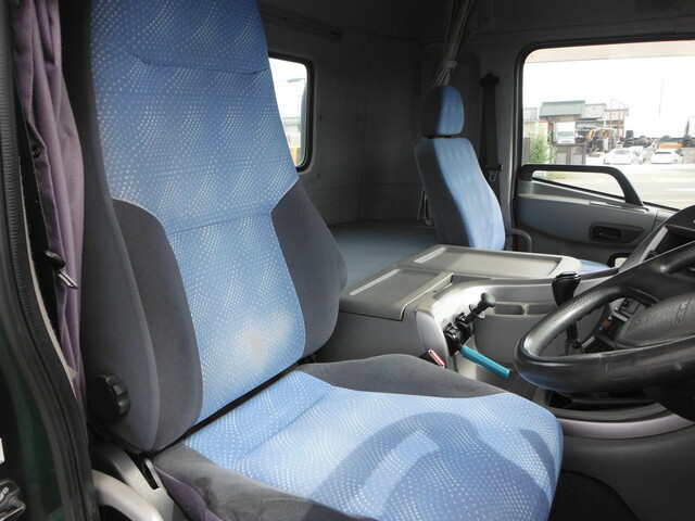 UDトラックス（日産） クオン 大型 トラクタ PKG-GK4XAD(7928) 9枚目