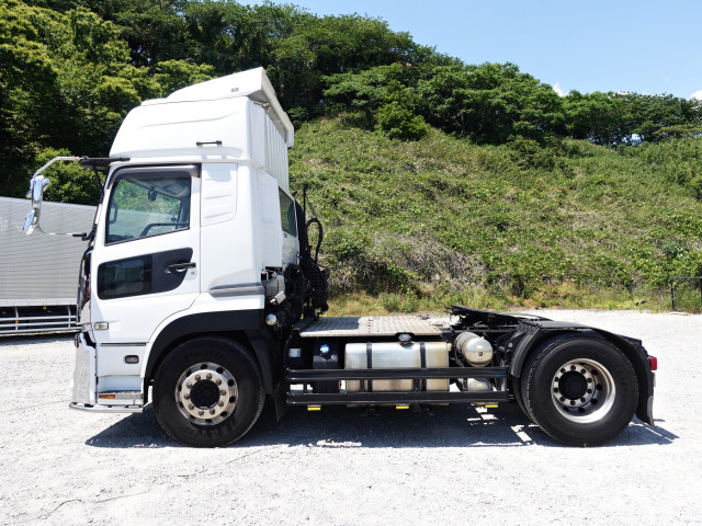 UDトラックス（日産） クオン 大型 トラクタ 2PG-GK5AAD(110384) 12枚目