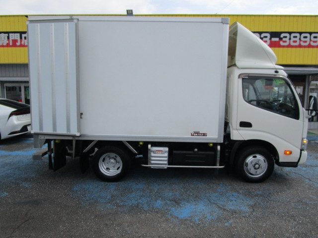 日野 デュトロ 小型 保冷バン 2RG-XZC605M(112384) 9枚目