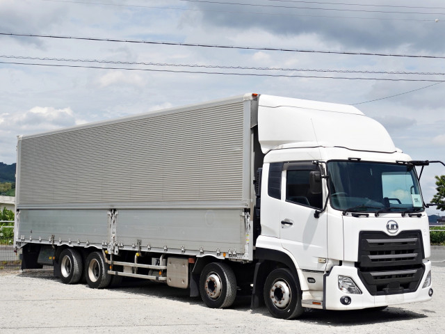 UDトラックス（日産） クオン 大型 ウィング 2PG-CG5CA(90331) 1枚目