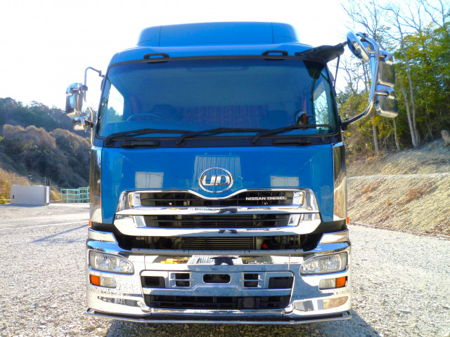 UDトラックス（日産） クオン 大型 トラクタ QKG-GK5XAE(100916) 2枚目
