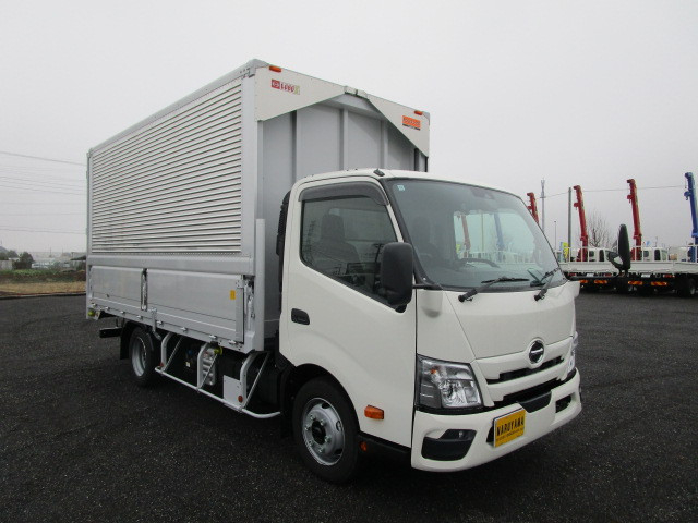 日野 デュトロ 小型 ウィング 2WG-XZU713N(113698) 2枚目