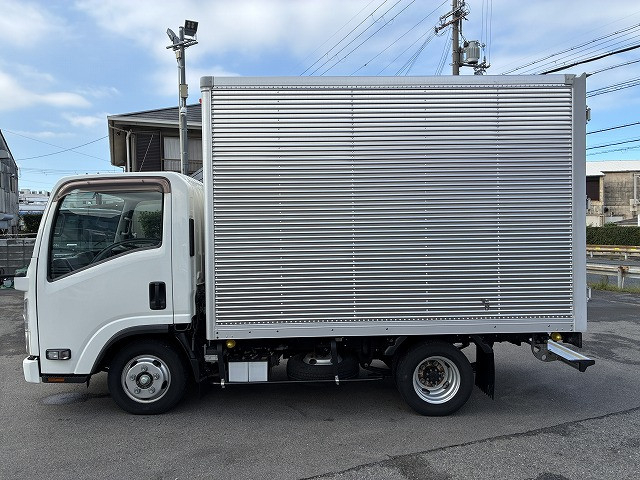 いすゞ エルフ 小型 バン TRG-NLR85AN(113965) 4枚目