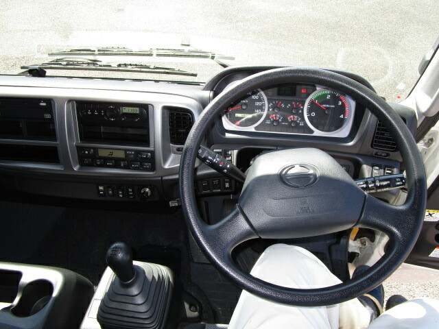 日野 レンジャー 中型 ウィング TKG-FD7JLAG(9515) 13枚目