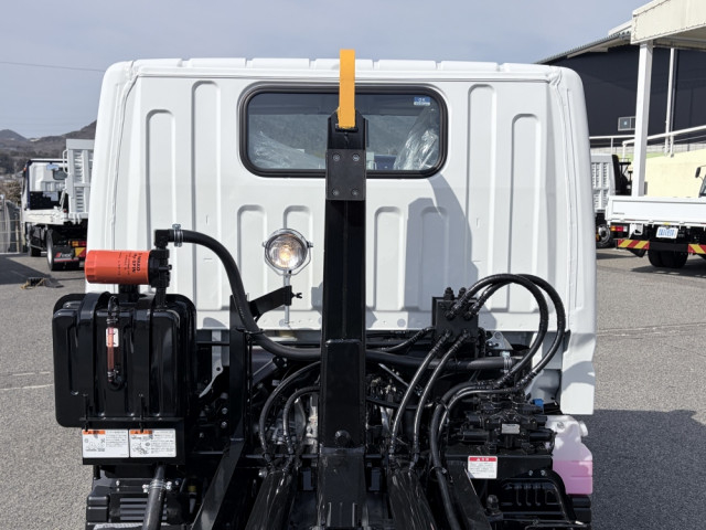 三菱ふそう キャンター 小型 コンテナ専用車 2RG-FBAV0(108663) 14枚目