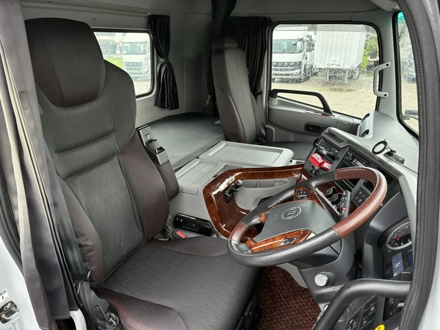 日産自動車 クオン 大型 トラクタ 2PG-GK5AAD(111415) 21枚目