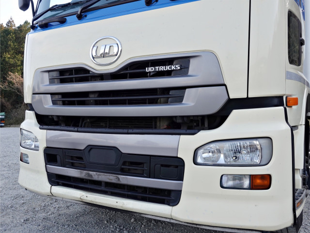 UDトラックス（日産） クオン 大型 冷蔵冷凍バン QKG-CD5ZA(99601) 6枚目