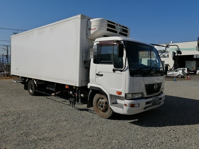 UDトラックス（日産） コンドル 中型 冷蔵冷凍バン BDG-MK36C(5466) 1枚目