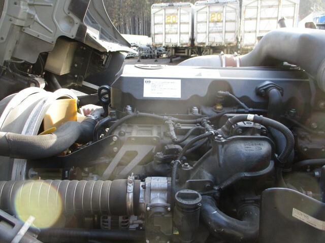 UDトラックス（日産） クオン 大型 トラクタ QPG-GK5XAB(9275) 54枚目