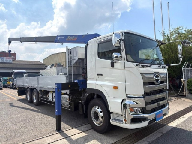 日野 プロフィア 大型 平ボディ（クレーン付） 2DG-FS1AHC(108461) 6枚目