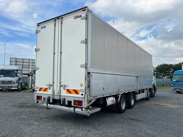 UDトラックス（日産） クオン 大型 ウィング QPG-CG5ZA(112156) 7枚目