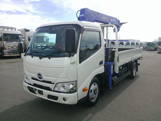 日野 デュトロ 小型 平ボディ（クレーン付） 2KG-XZU650(111435) 1枚目