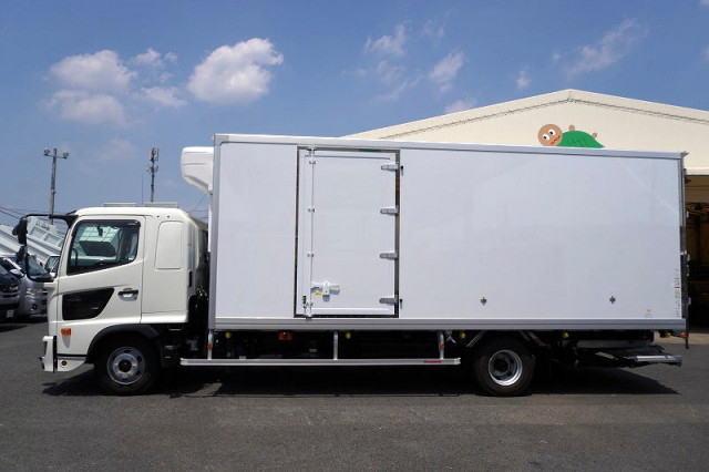 日野 レンジャー 中型 冷蔵冷凍バン 2KG-FD2ABG(108426) 3枚目