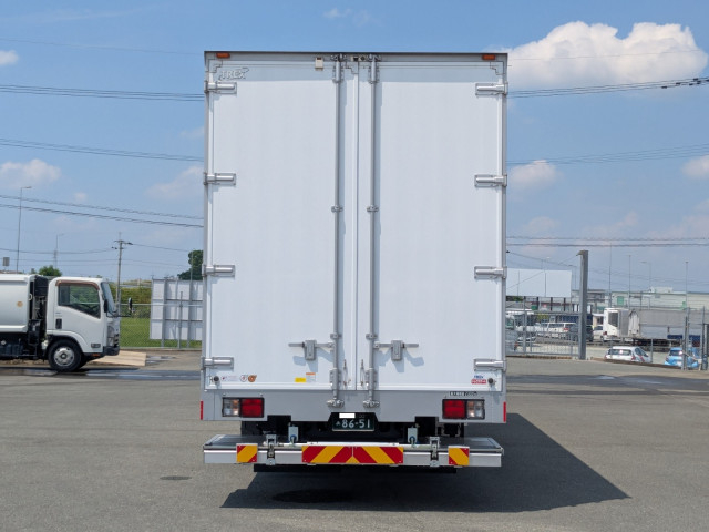 UDトラックス（日産） クオン 中型 バン 2RG-BRR90T4(110905) 7枚目