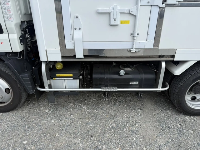 三菱ふそう キャンター 小型 冷蔵冷凍バン 2RG-FDA50(108642) 9枚目