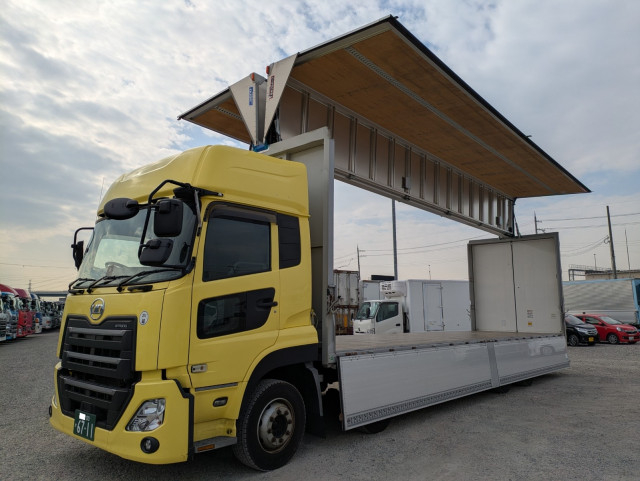 UDトラックス（日産） クオン 大型 ウィング 2PG-CG5CA(105342) 33枚目