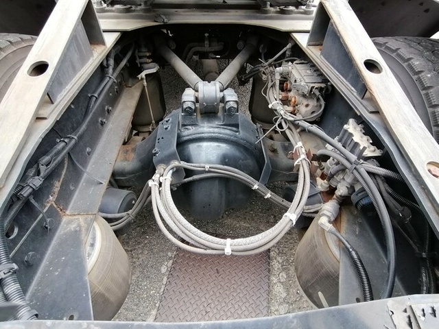 UDトラックス（日産） クオン 大型 トラクタ AKG-GK4XAB(5650) 12枚目