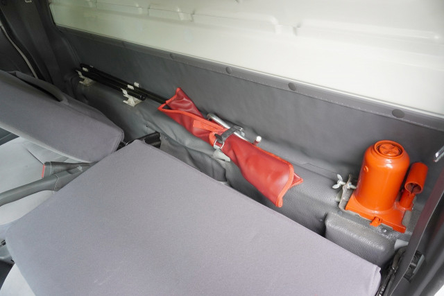 いすゞ エルフ 小型 平ボディ TRG-NHR85A(110220) 48枚目