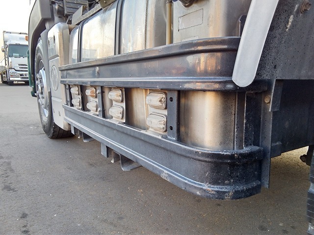 UDトラックス（日産） クオン 大型 トラクタ ADG-GK4XAB(8924) 35枚目