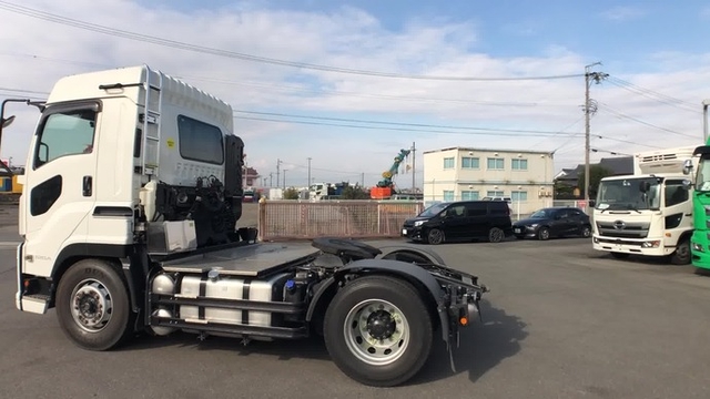 いすゞ ギガ 大型 トラクタ QKG-EXD52BD(37351) 9枚目