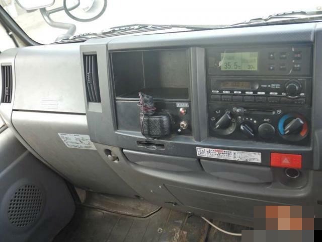いすゞ エルフ 小型 冷蔵冷凍バン BKG-NHR85AN(9056) 9枚目