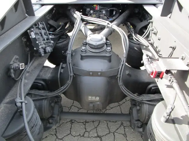 いすゞ ギガ 大型 トラクタ 2RG-EK5DAD(106886) 13枚目