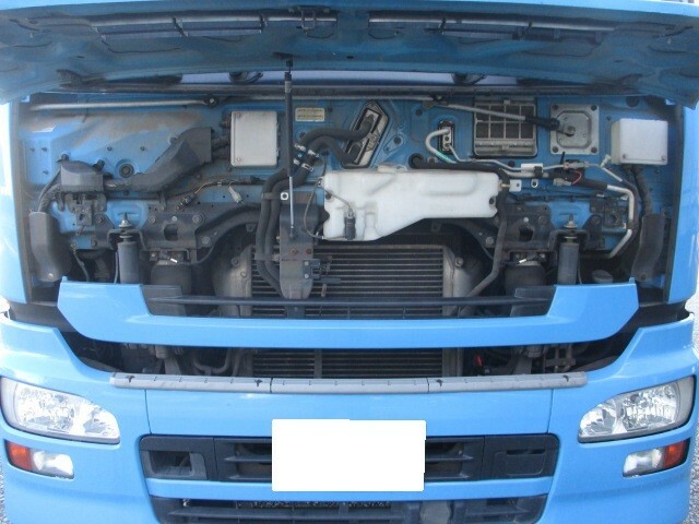 UDトラックス（日産） クオン 大型 トラクタ QKG-GK6XAB(37462) 11枚目