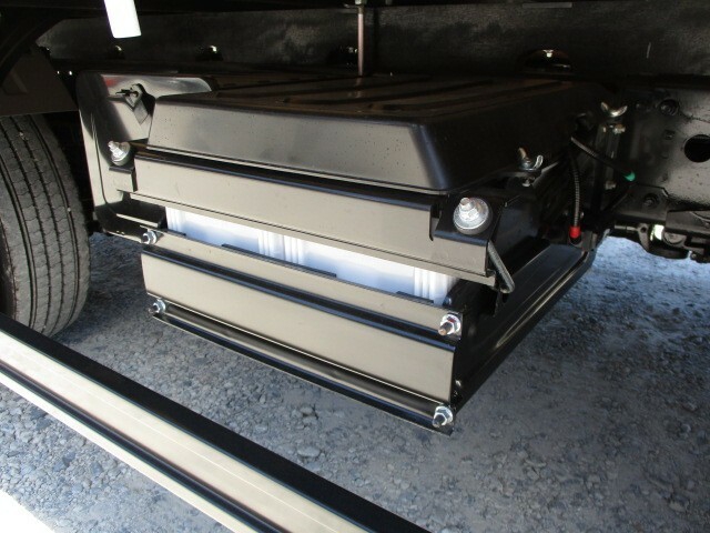 三菱ふそう ファイター 中型 平ボディ（クレーン付） 2KG-606151(6749) 31枚目