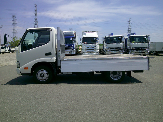 日野 デュトロ 小型 平ボディ 2RG-XZU605(105858) 10枚目