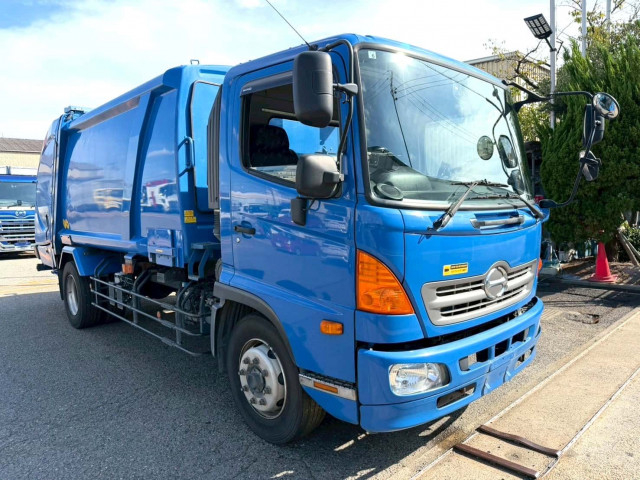 日野 レンジャー 増トン 塵芥車（プレス式） QKG-FJ7JGAA(110396) 2枚目