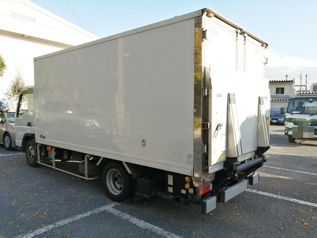 三菱ふそう キャンター 小型 冷蔵冷凍バン TKG-FEB50(4557) 7枚目