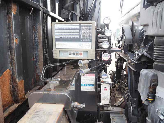 日野 レンジャー 中型 平ボディ（クレーン付） TKG-FD9JLAA(113922) 11枚目