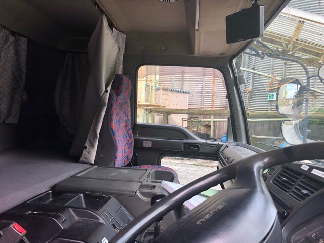 いすゞ ギガ 大型 特装車・その他 PJ-CYM51V6(3680) 19枚目
