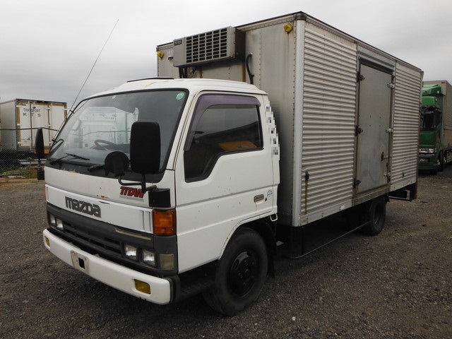 マツダ タイタン 小型 冷蔵冷凍バン KC-WG34T(1082) 1枚目