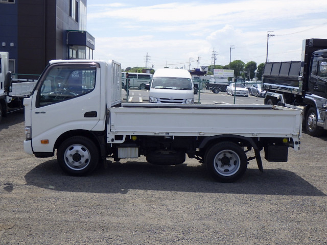 日野 デュトロ 小型 平ボディ TKG-XZC675M(109997) 4枚目