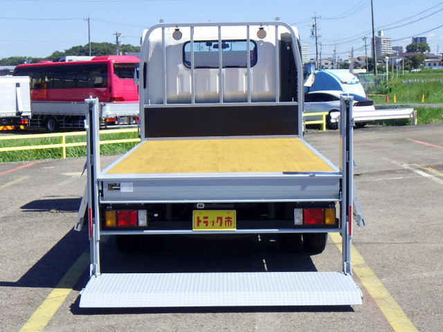 いすゞ エルフ 小型 平ボディ 2RG-NNS88AN(112131) 6枚目