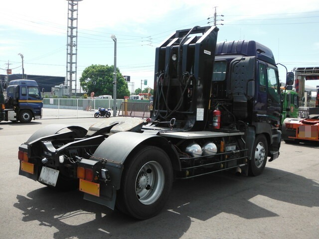 いすゞ ギガ 大型 トラクタ PJ-EXR52G6(7929) 4枚目