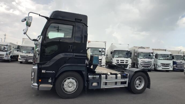 Isuzu giga Large Tractor 2PG-EXD52CD(34676) 6枚目