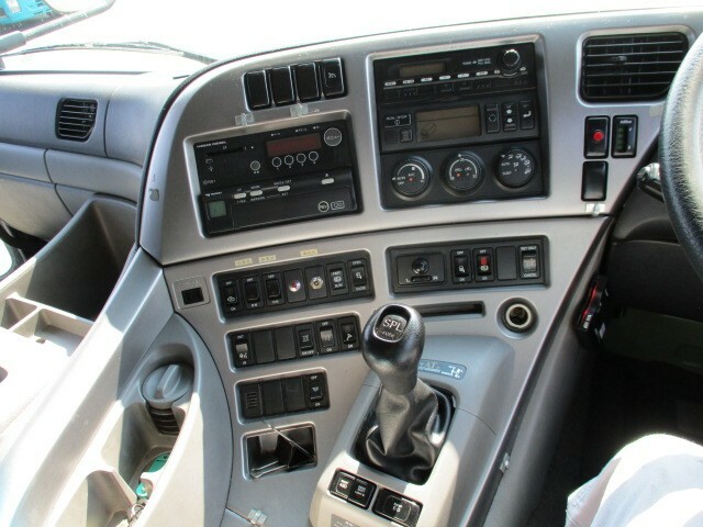 UDトラックス（日産） クオン 大型 冷蔵冷凍バン PKG-CD4ZA(6797) 18枚目